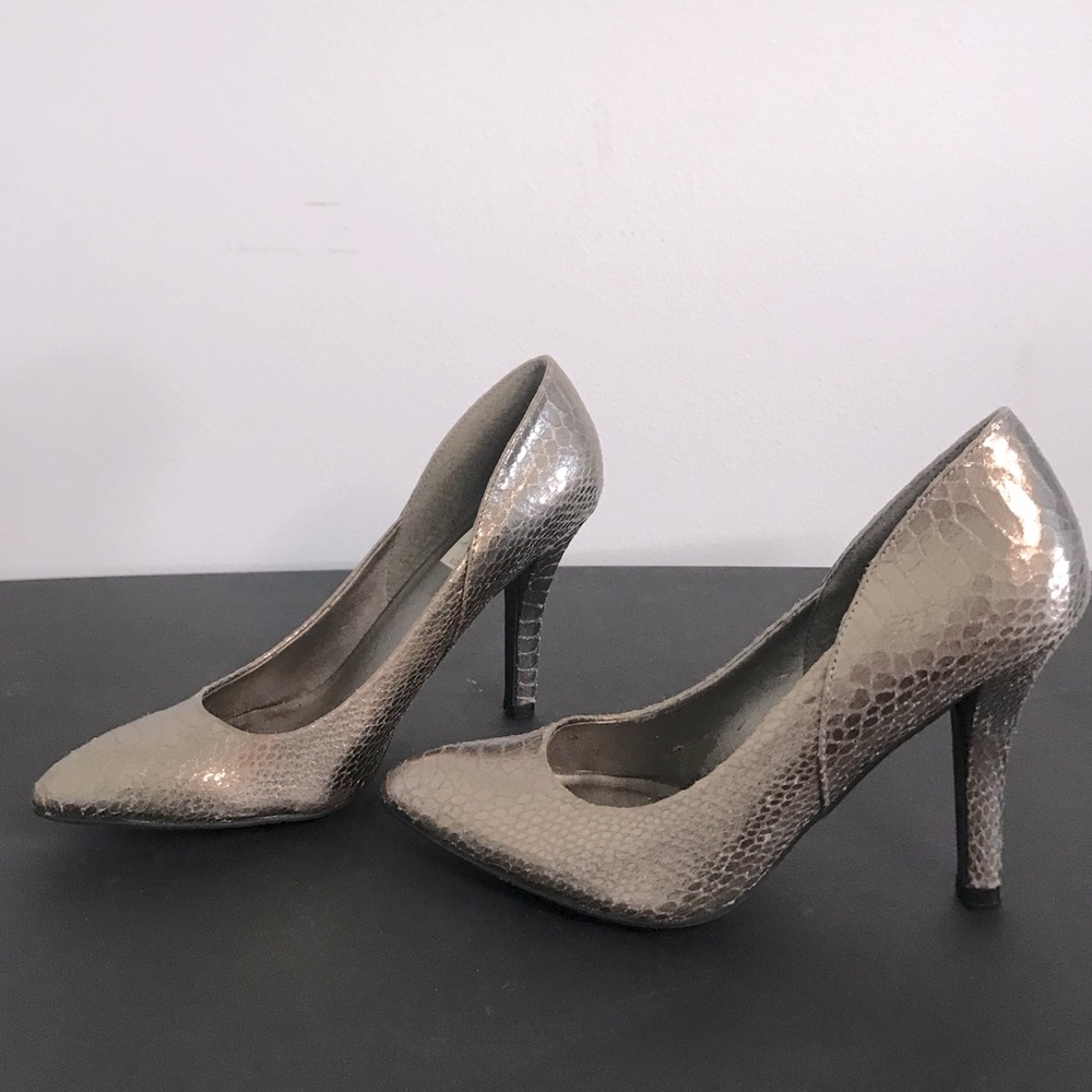 Mixit Pewter Snake “Emerald” Pumps